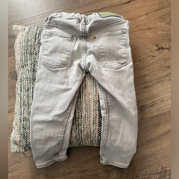 Light wash toddler jeans 2-3T H&M - Picture 3 of 6
